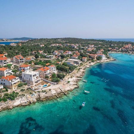 Villa Basic Севид Экстерьер фото